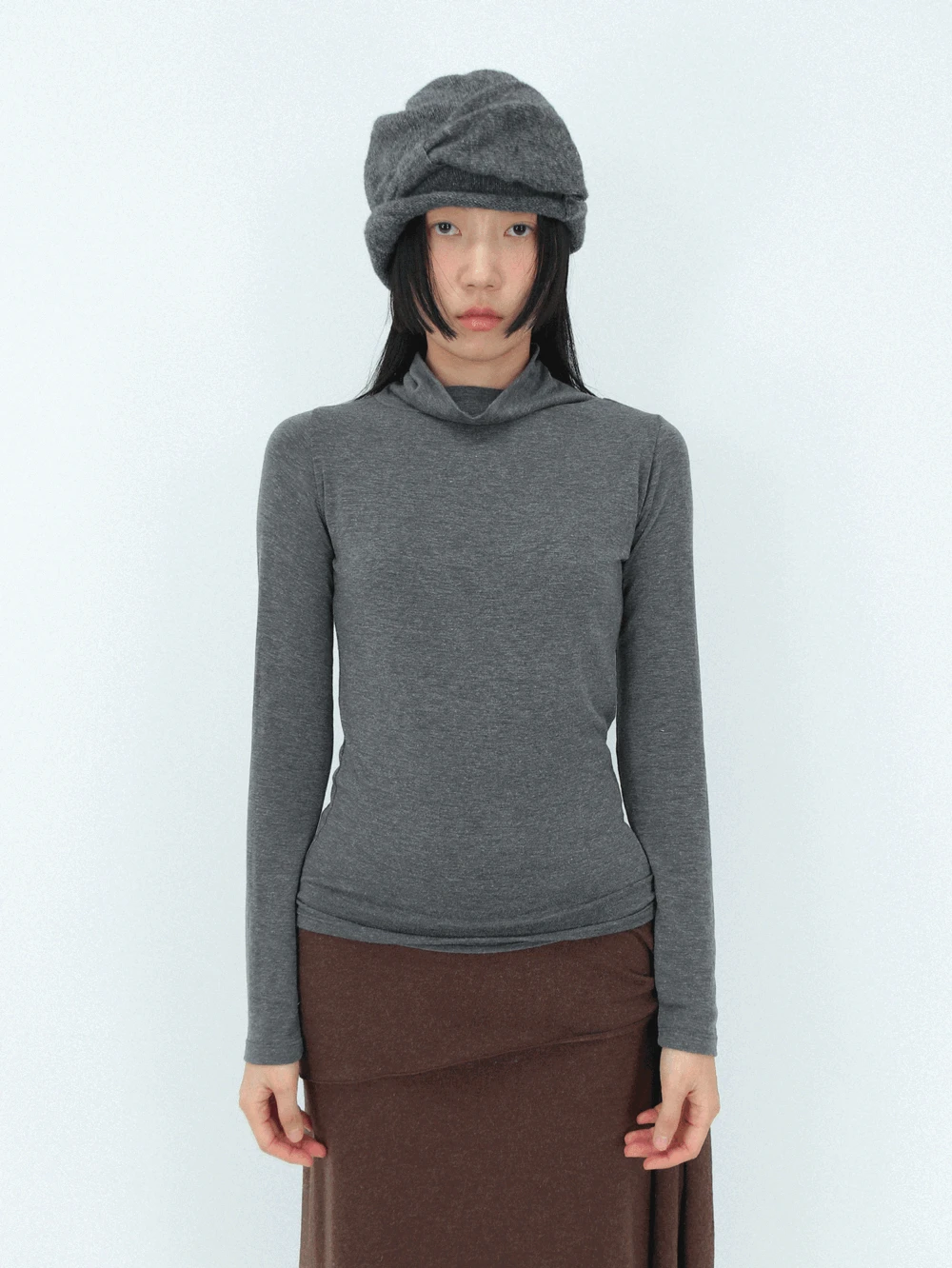 어티 와이드 폴라 울 티셔츠