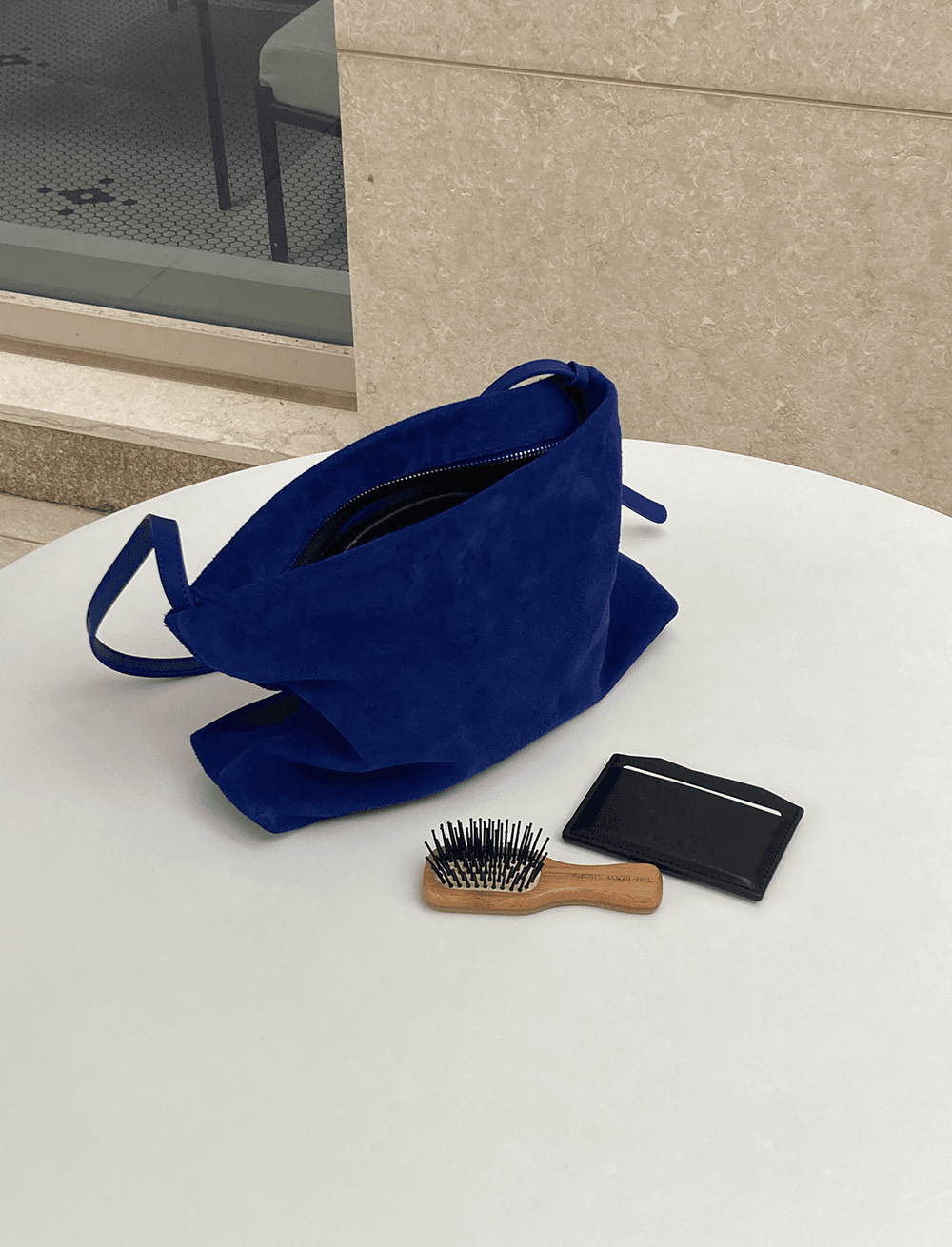 딥 블루 스웨이드 레더 백