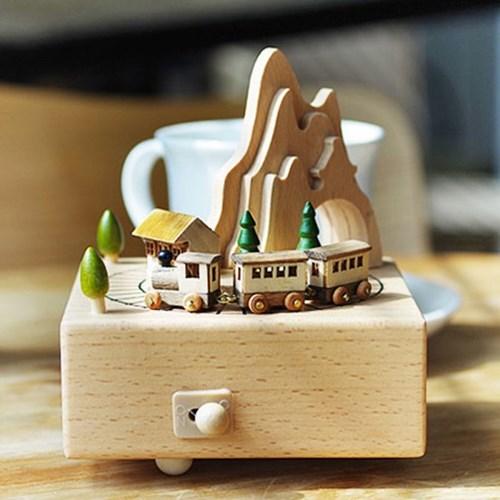 우드 터널 기차 오르골