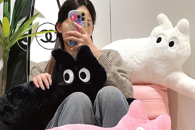 [쿠폰]나만봐 뚱냥 롱쿠션 4color 힐끔 고양이 귀여운 애착 인형 모찌 동물 바디필로우