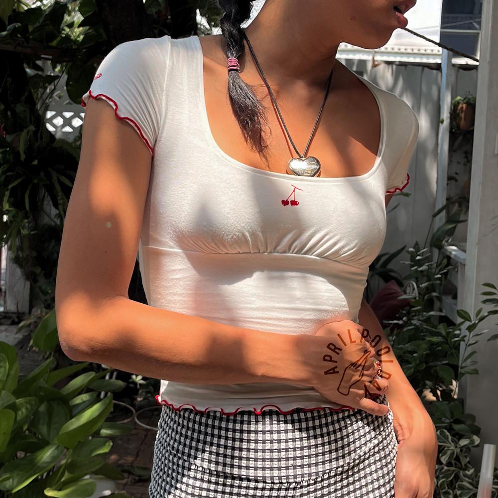 체리 튜닉탑 반팔 티셔츠 화이트 빈티지 데일리룩 [에이프릴풀데이] BDSC 비에꼴