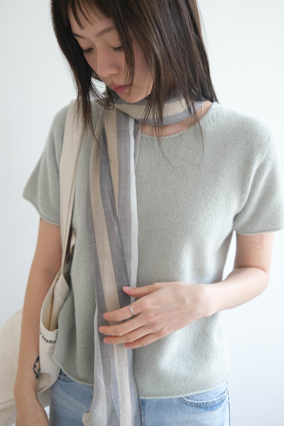 Wholegarment wool half sleeve knit