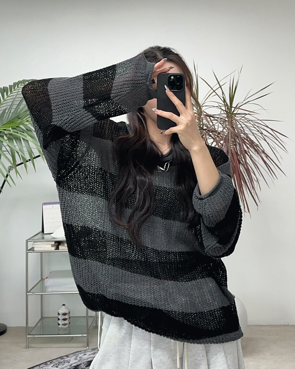 리칼 스트라이프 메쉬 니트