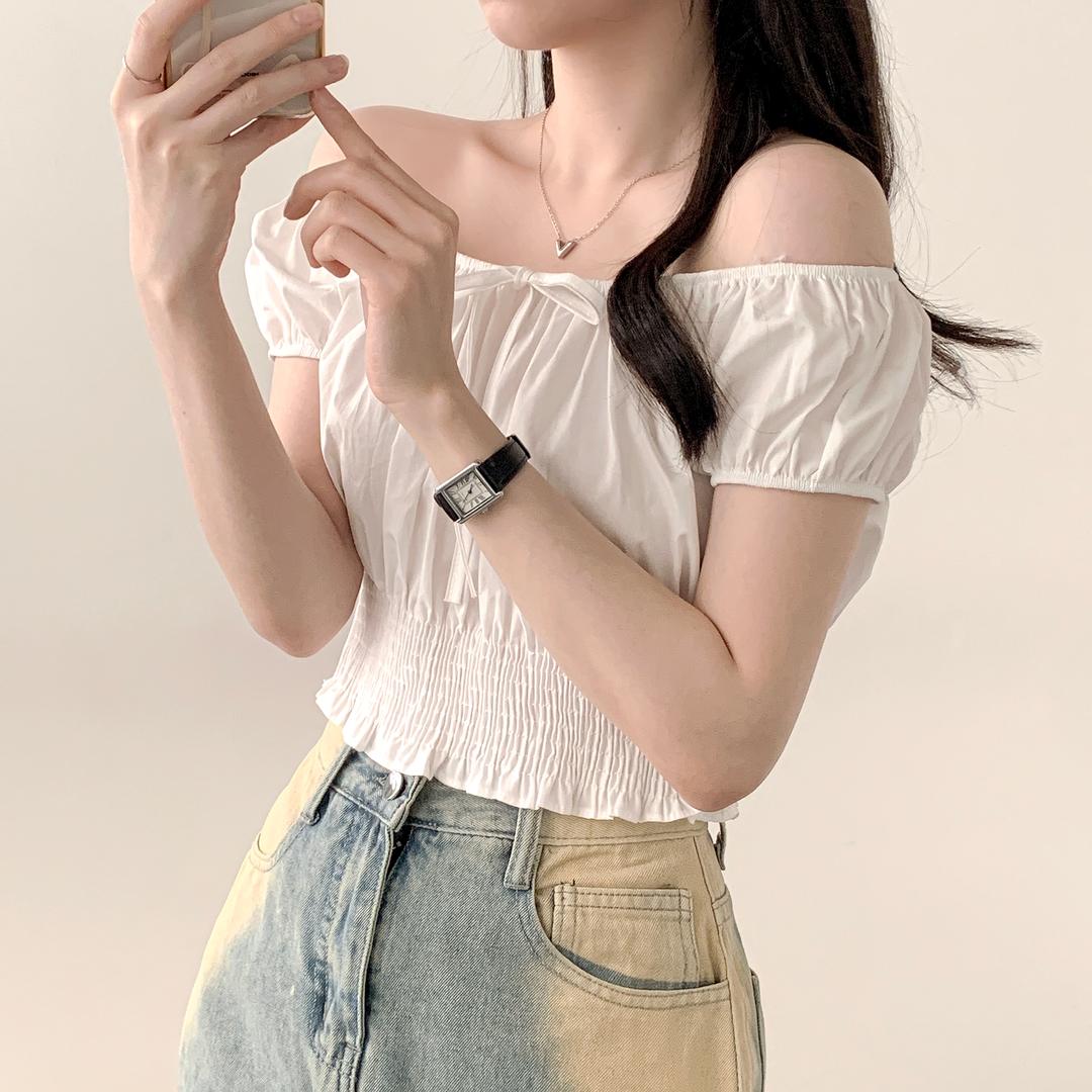 피치모드 [여름블라우스/휴양지] 남심저격! 웨버 리본 스모크 밴딩 크롭 반팔 오프숄더 블라우스 (3color)