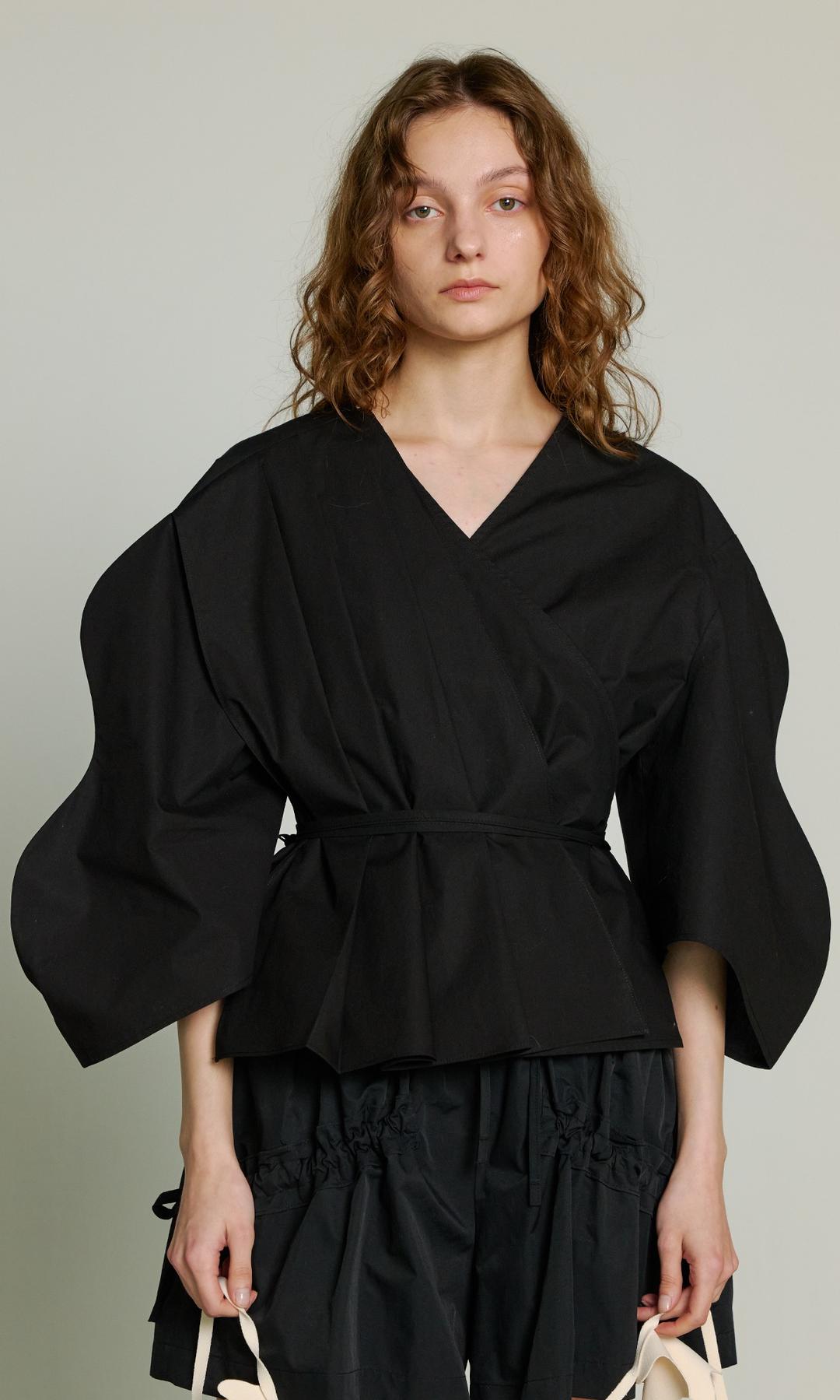 Della Pleats Panel Top_Black