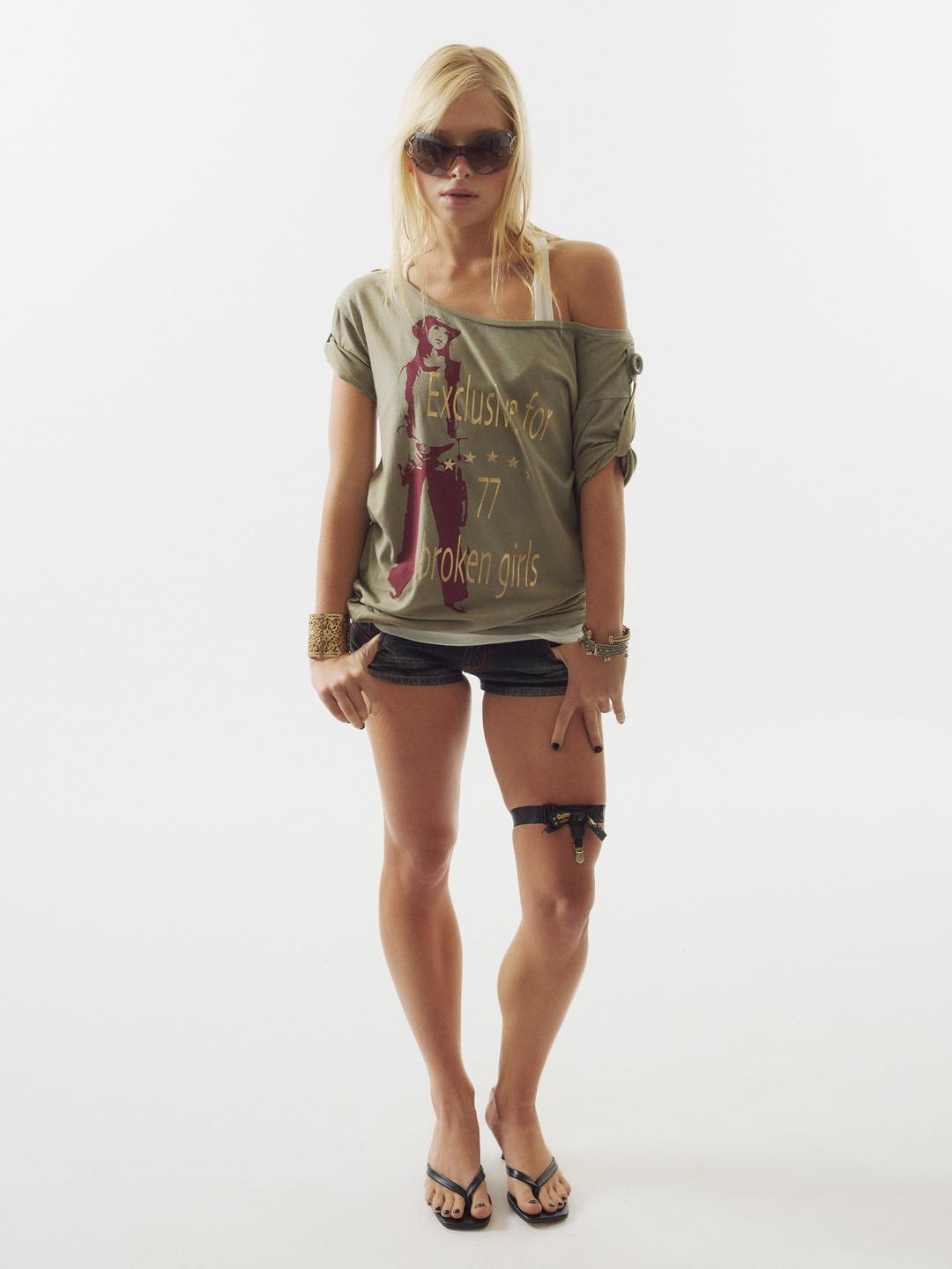 Broken Girls Roll Up Tee Dirty Khaki