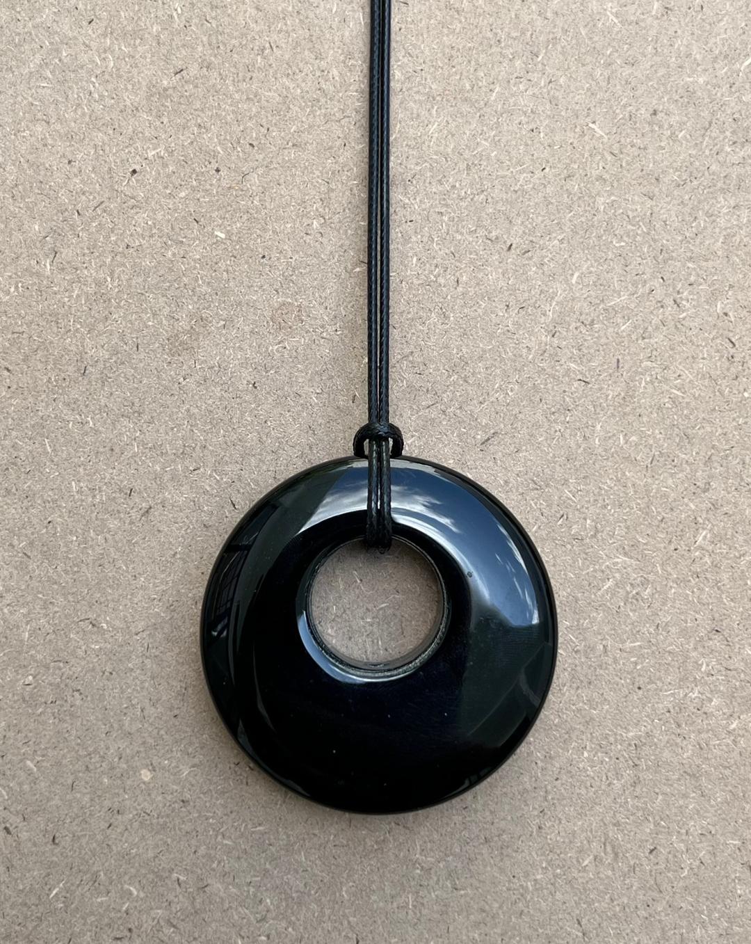 BLACK AGATE HOOP NECKLACE 02