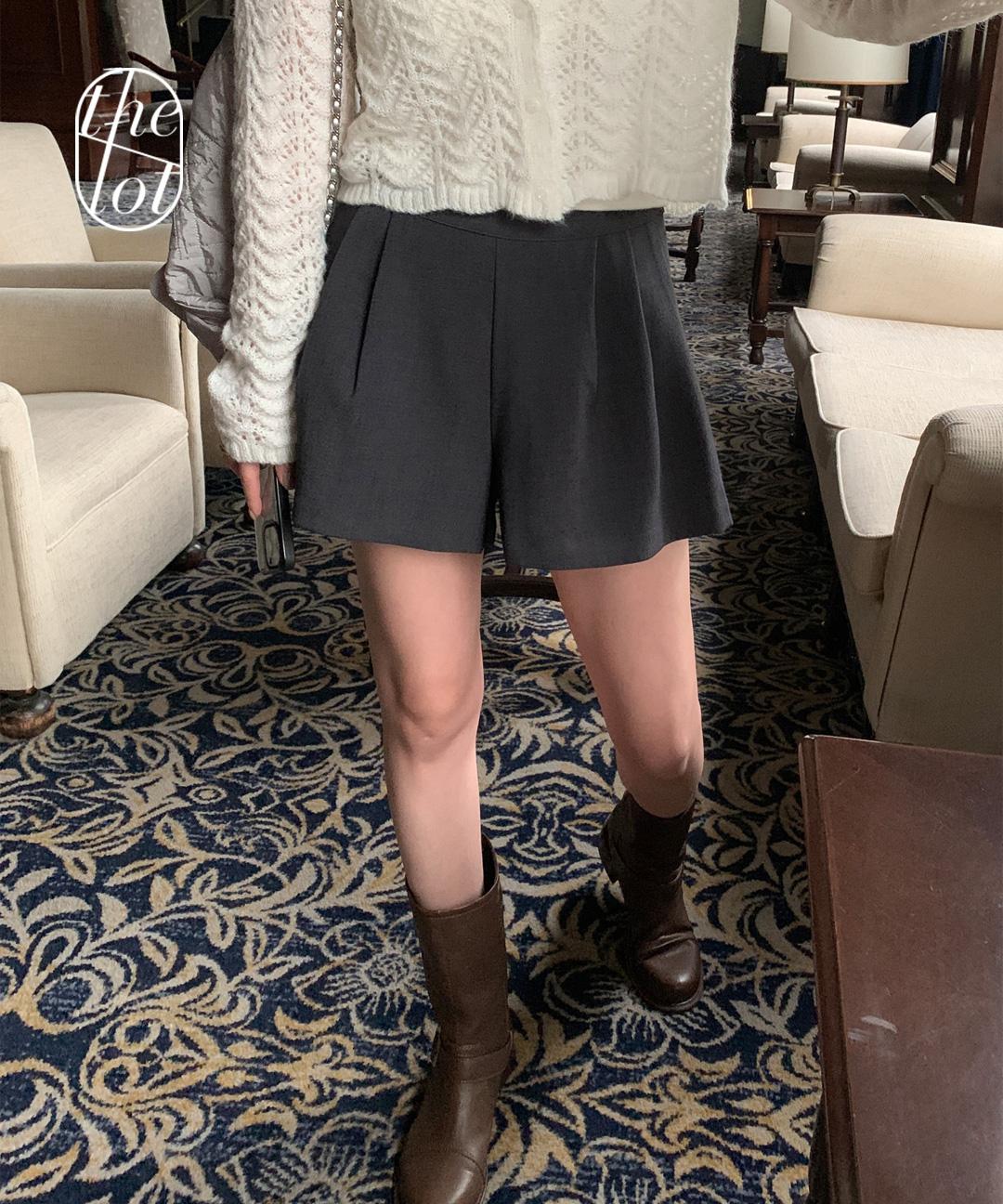 더롯 (당일) (재진행) [mellounge] 멜라운지 플레어 반 팬츠 (3color) 하객룩/출근룩/데이트룩/데일리룩/핀턱/포멀/정장/쇼츠/반바지