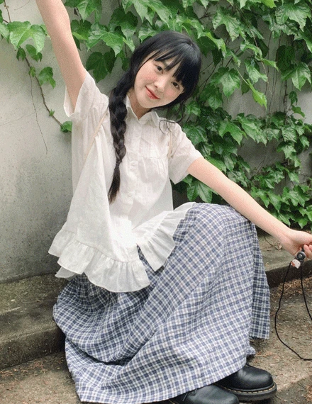 [러블리/둥근넥] 파앤디 프릴 카라 반팔 블라우스