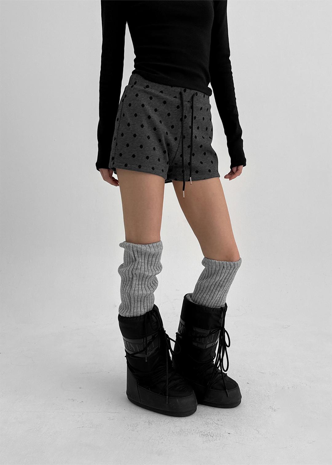 블랙업 [MADE] 그레틴 도트 밍크 밴딩 숏팬츠