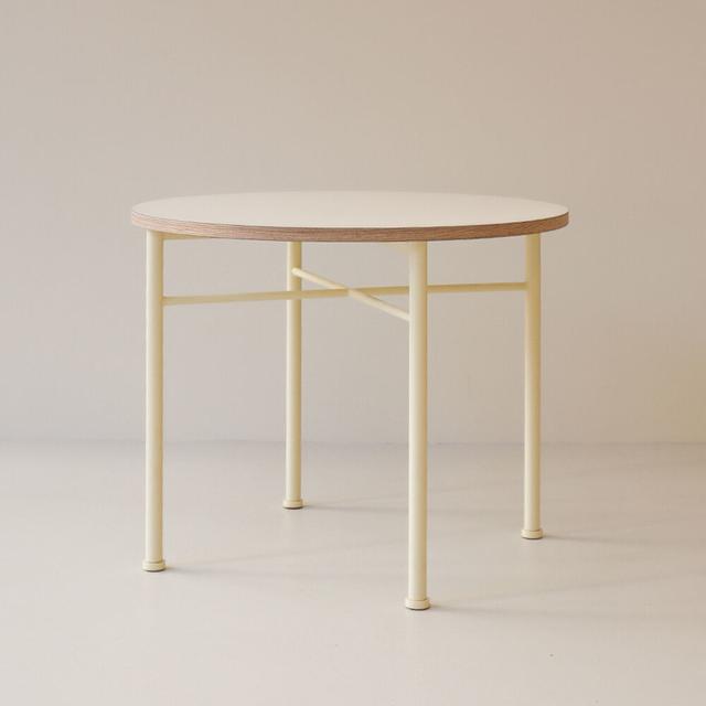 CIRCLE TABLE