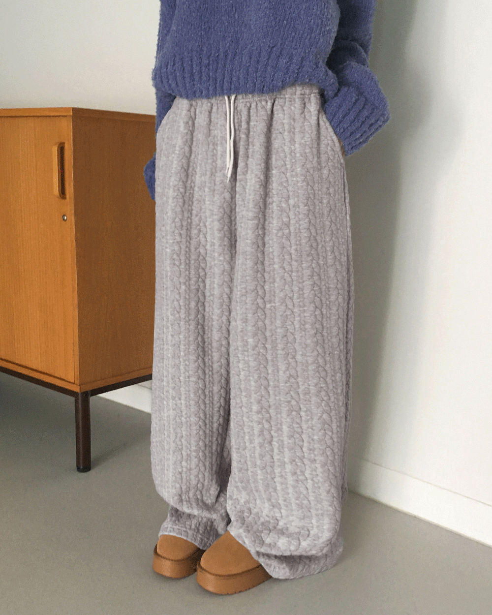 원더원더 소토 니트 퀼팅 꽈배기 누빔 팬츠