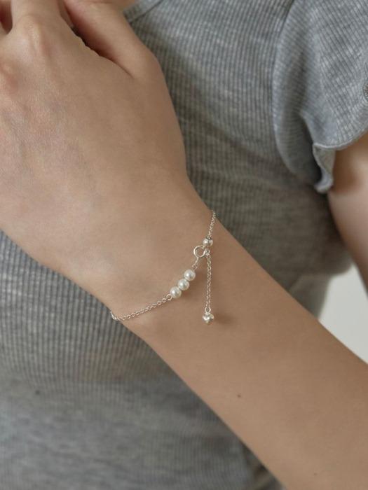 Three pearl drop bracelet