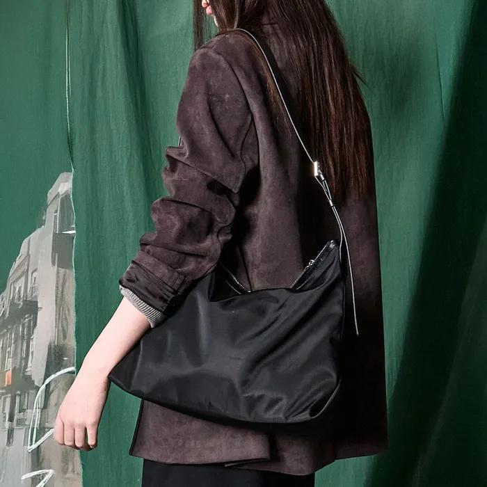 Nylon Shoulder Bag  Black (KE61D3M025)