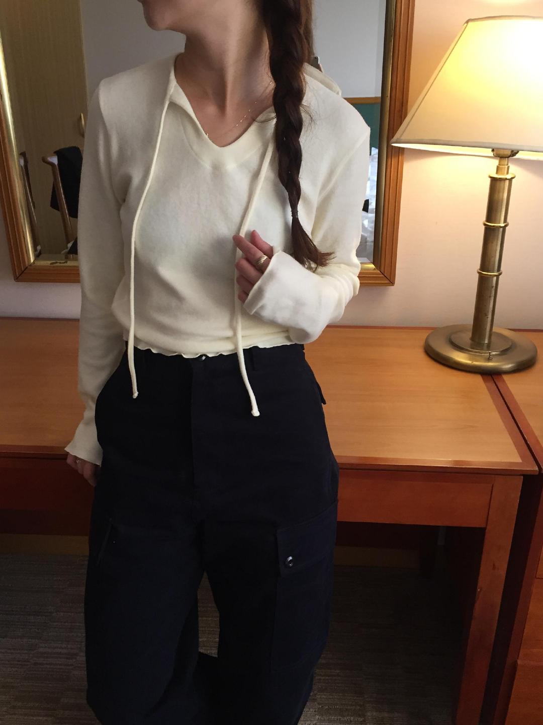 (크림 당일발송) carol 캐롤 앙고라 리본 티 긴팔 브이넥 티셔츠