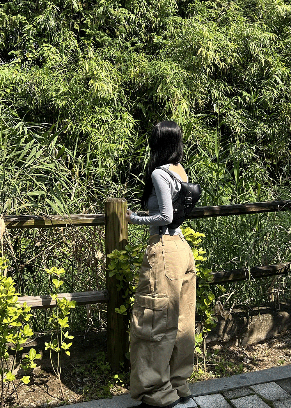 [주문폭주❤️‍🔥] 사블 백꼬임 컷아웃 골지 긴팔 티셔츠 2color