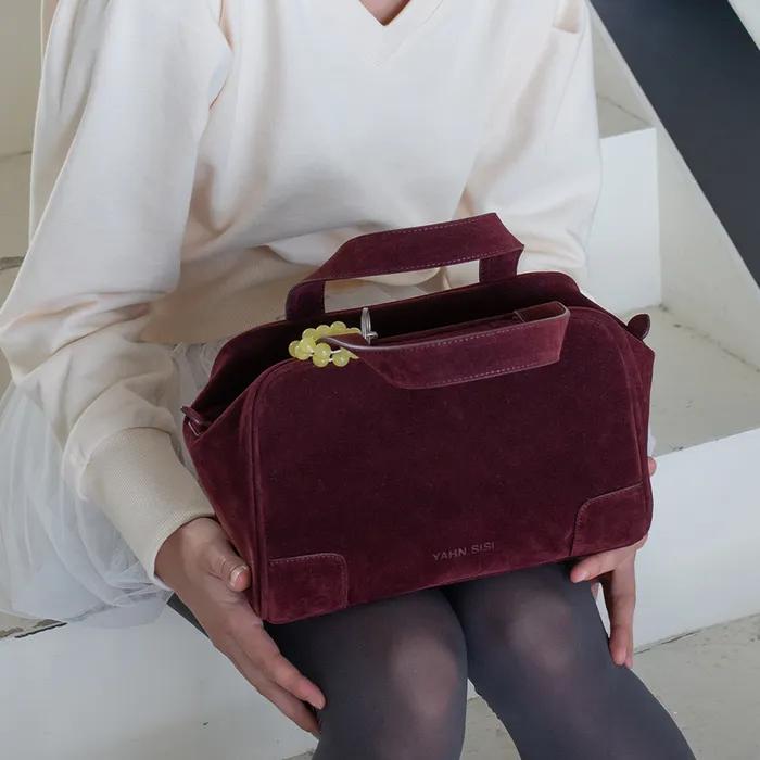 스웨이드 볼링백 - 플럼