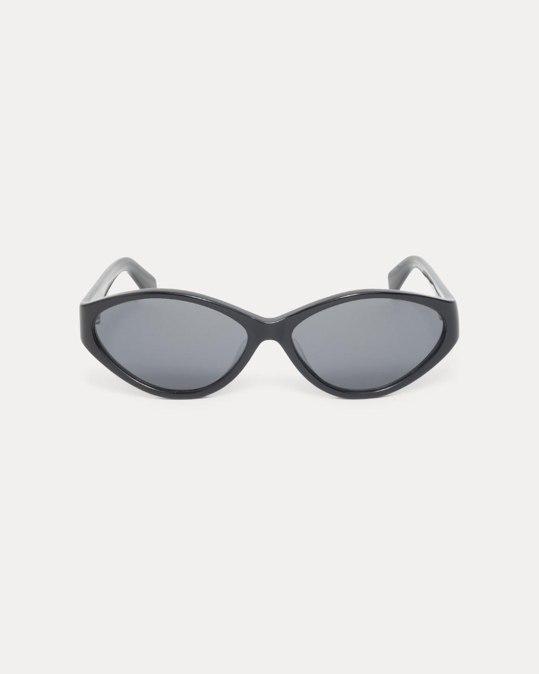 YUMI SUNGLASSES - Black/Black Lens / ONE SIZE