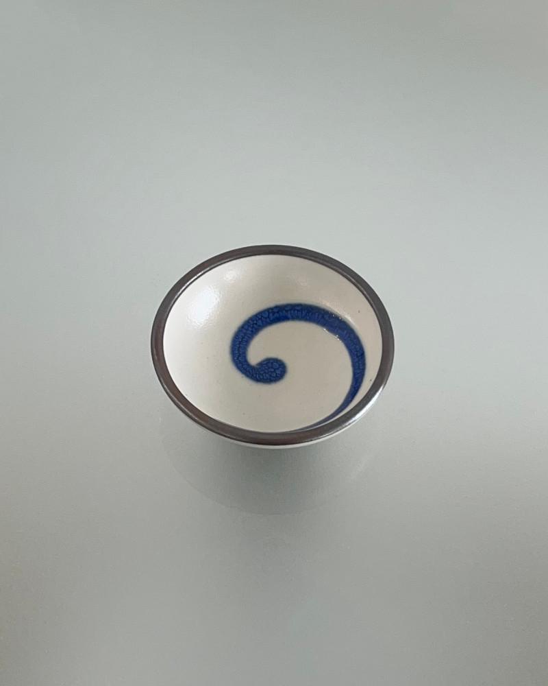 (Ceramic) Blue whirlwind line
