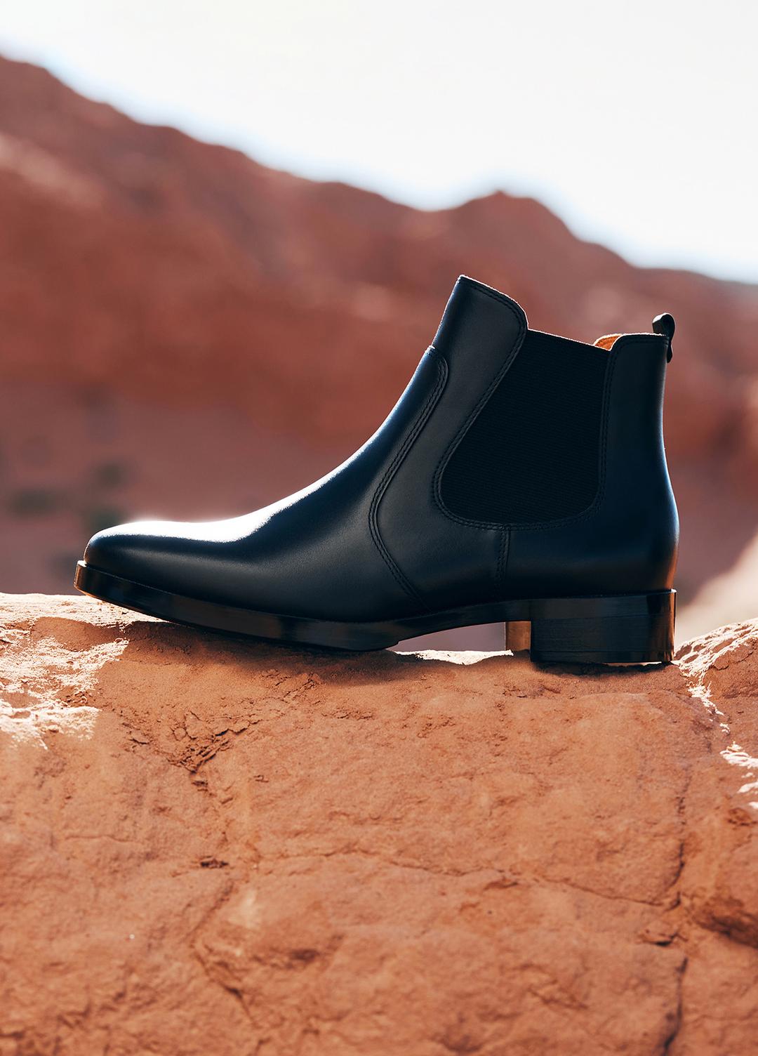 PRAGUE 01 CHELSEA BOOTS