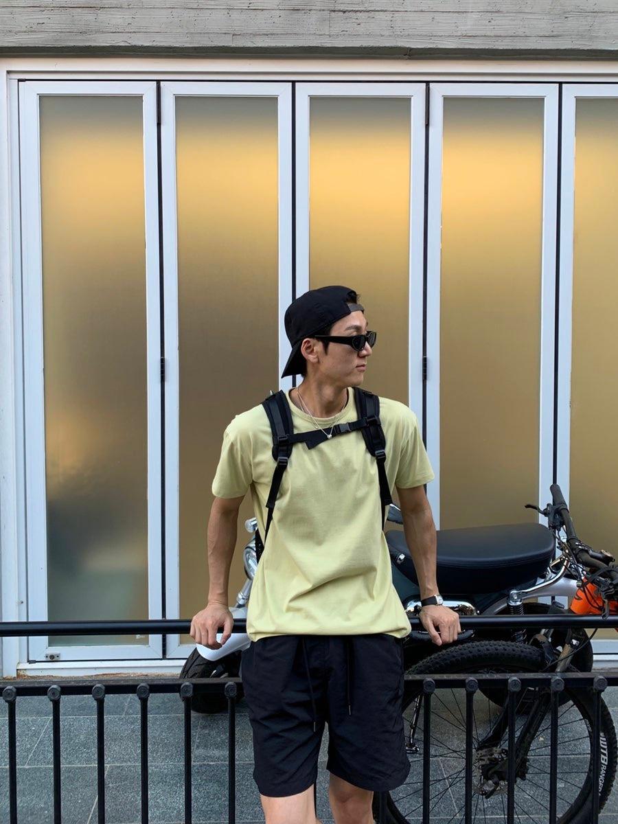 To flat mood poly half tee