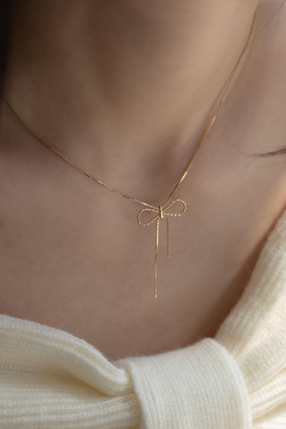 14k shimmering ribbon necklace