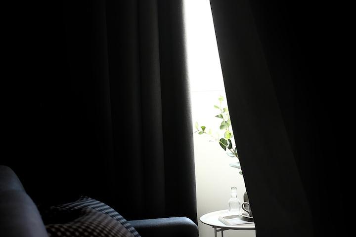 [10%쿠폰] [1+1] 100% 빛차단/자외선차단 온도조절 3중직 거실 창문 암막커튼