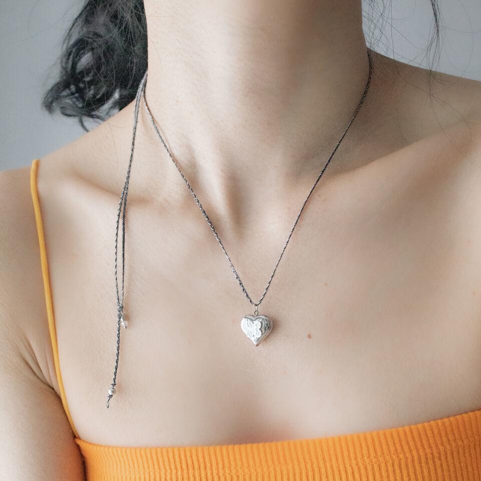 Clover heart with melange string necklace (Black)