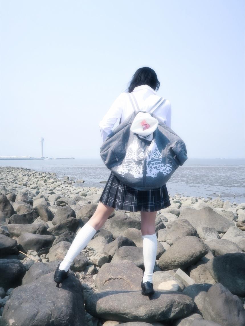 Taxevasion wool knit turtleneck jersey oversized backpack