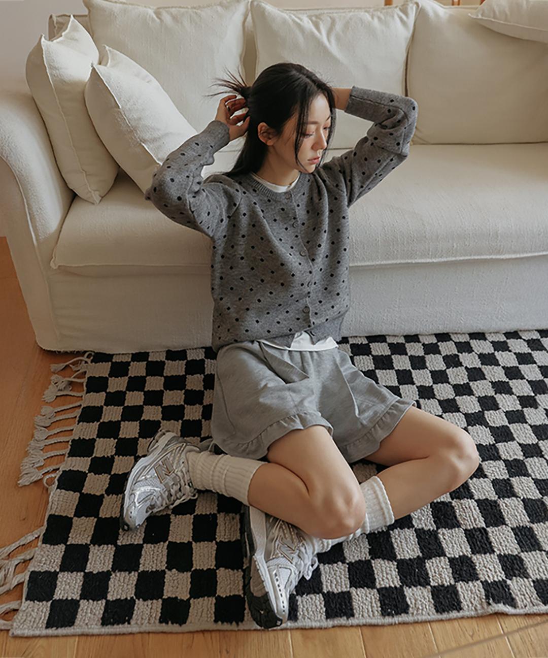 커먼유니크 에프틴 라운드 도트 니트 가디건 (당일배송/가을/간절기/땡땡이/라운드넥/긴팔/롱슬리브/캐주얼/레이어드/그레이/블랙)