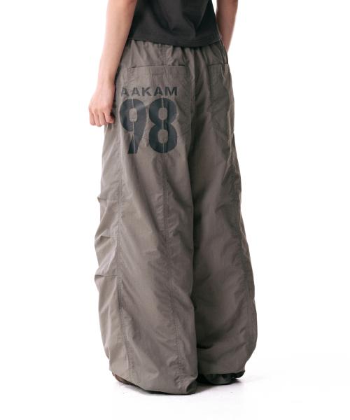 98 Printed Knee Pin-tuck Nylon Pants (Khaki)