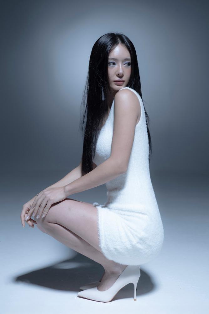 겨살커버 페더리 백리스 미니원피스 - 화이트 (S/M/L)