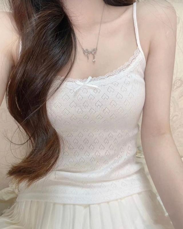[ ~ 4/24까지 오픈세일 ] Heart lace sleeveless