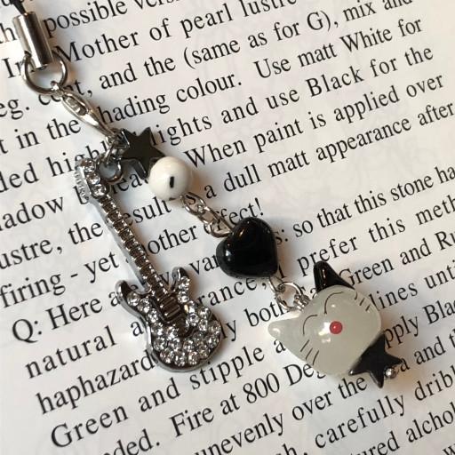 [너드 고양이 키링] 락스타 냐옹이 기타 비즈 열쇠고리