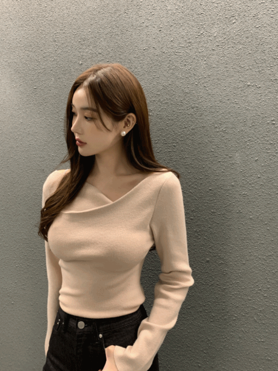 로지 보트넥 니트