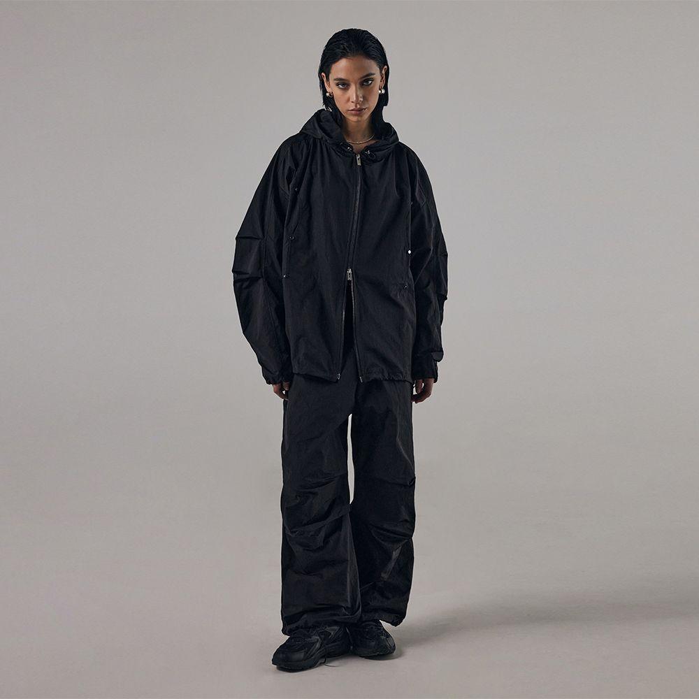 Round Rivet Nylon Set-up Hoodie Zip-up [ Black ]