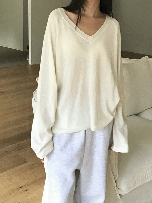 브이넥 루즈핏 니트