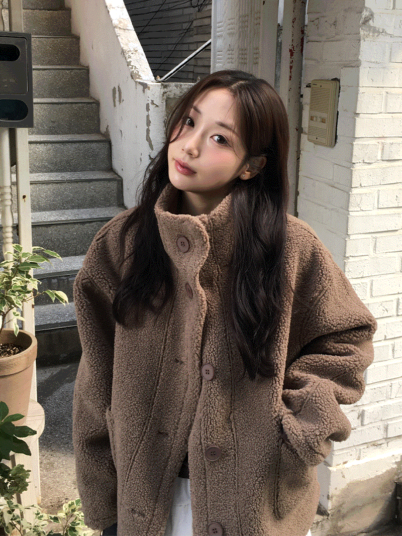 디어바이미 [문의폭주-!🐻]뽀글 울 하이넥 무스탕 자켓