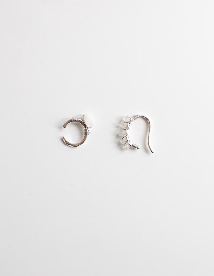 suzuran) rainbowmoonstone earcuff