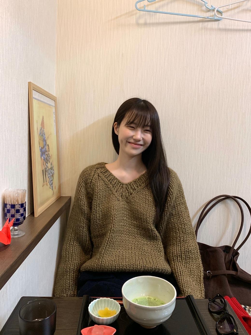 DB. Miel Wool V-Neck Knit