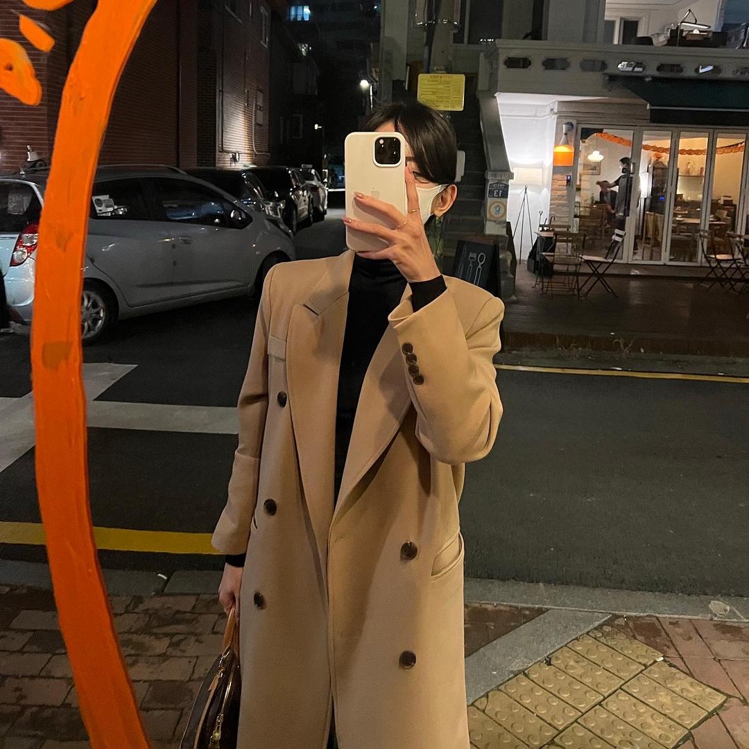 [ 국내 / 핏색감미쳤어요 모델소장 ] 어니스티 울 테일러드카라 소매버튼 트임 롱코트 2color