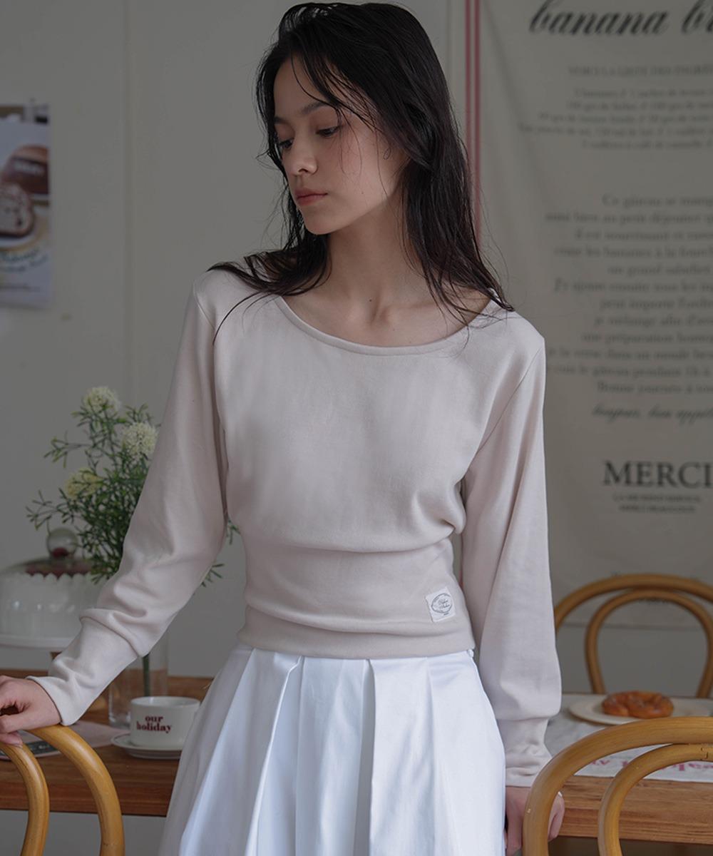 Slim U-neck Long Sleeve [Beige]