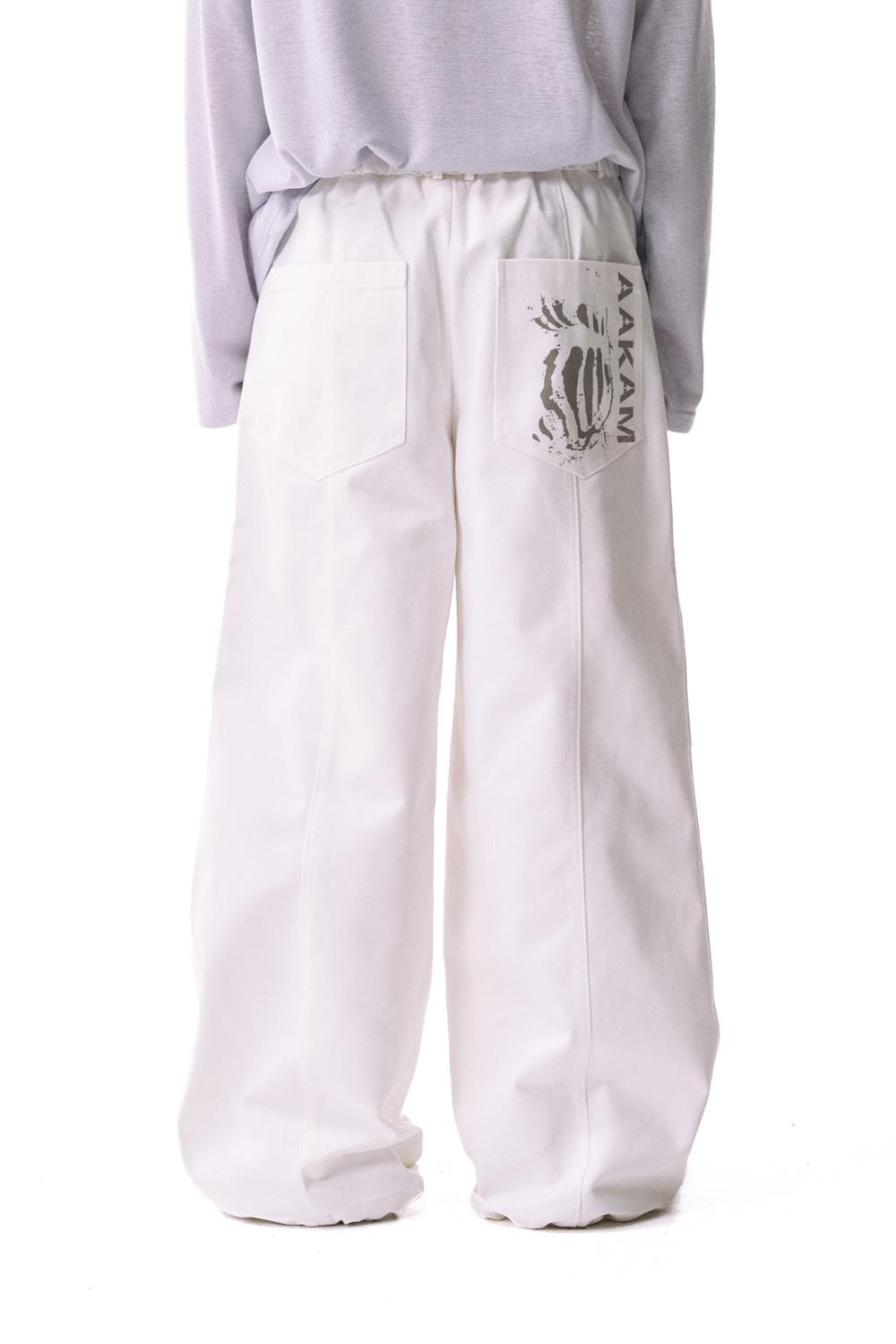 Knee Pin-tuck Printed Denim Pants (White)