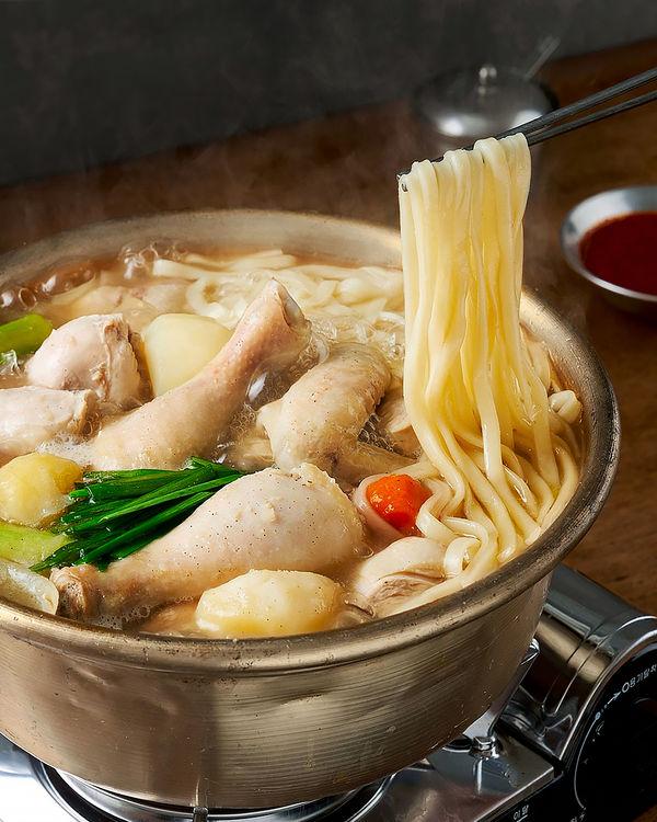 [고른] 동대문식 닭한마리 칼국수 2인분