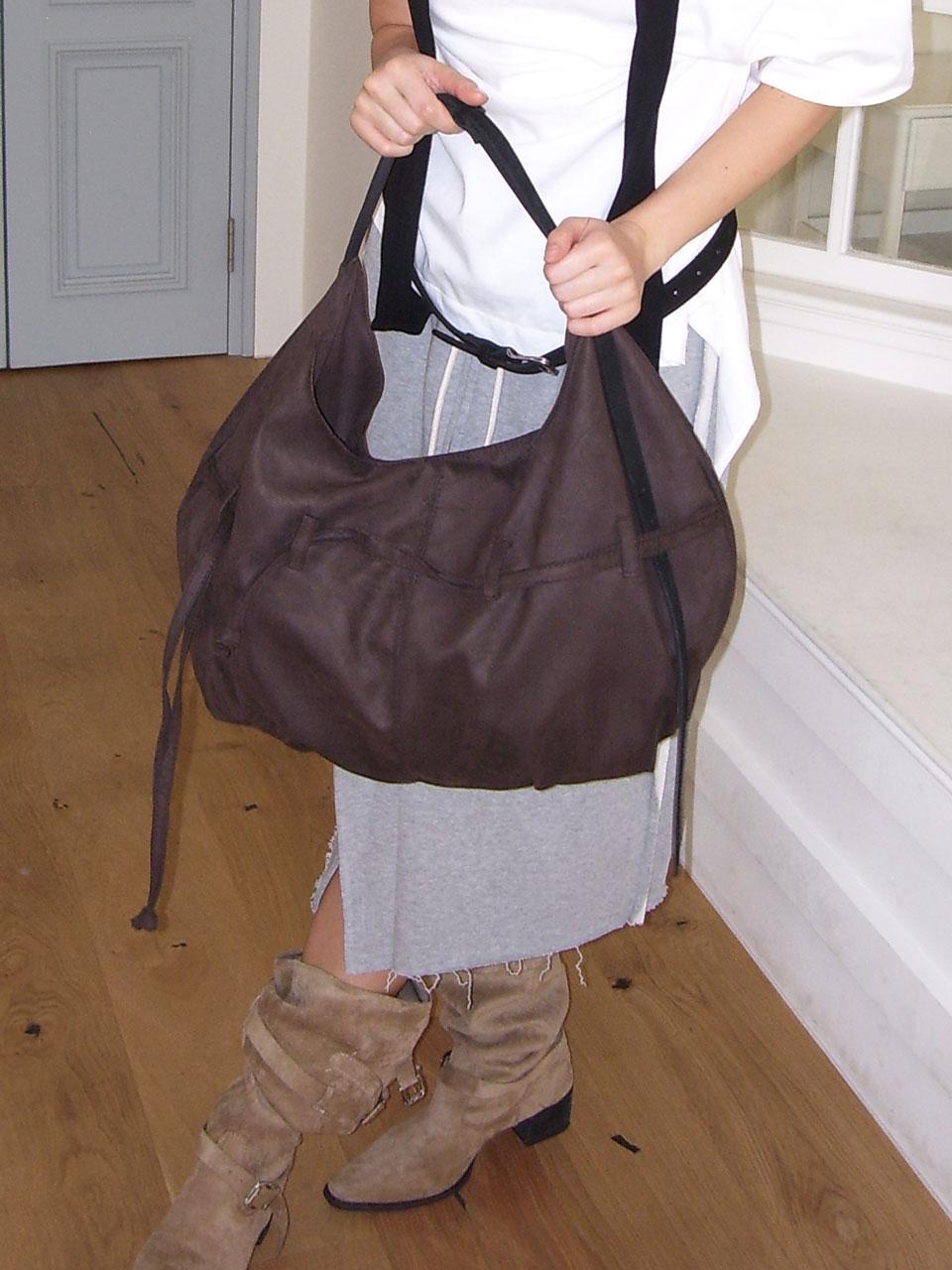 MUSHROOM HOBO BAG [SUEDE BROWNIE]