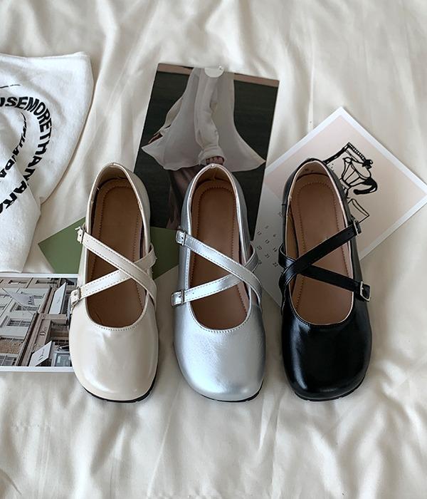 [라스트찬스]인더슈  벤티드 스트랩플렛(1.5cm)