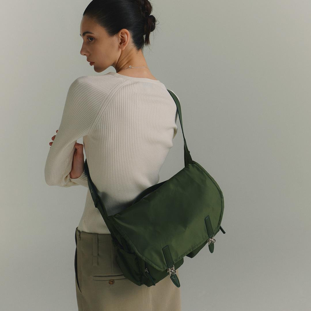 Hey Double Pocket Shoulder M (헤이 더블 포켓 숄더 미듐)_2colors