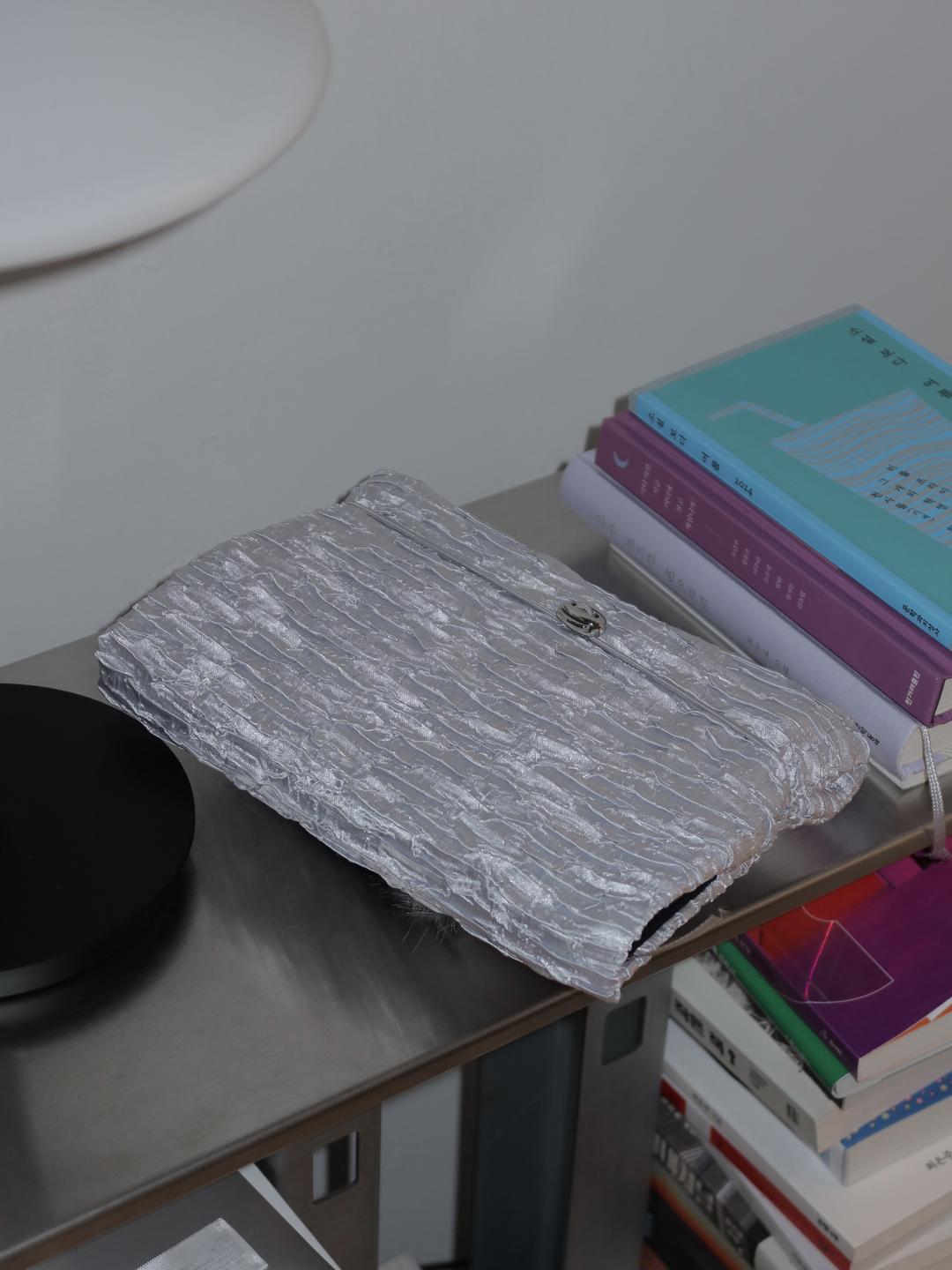 [Pre-Order 9/30 이후 순차 출고] Signature Book Cover - Silver (Handmade)