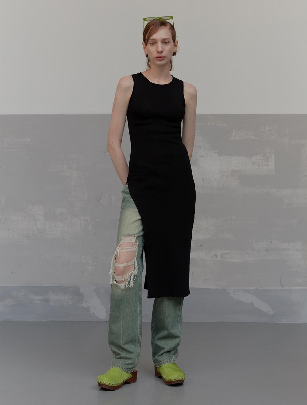 SLIT KNIT LONG DRESS [BLACK]