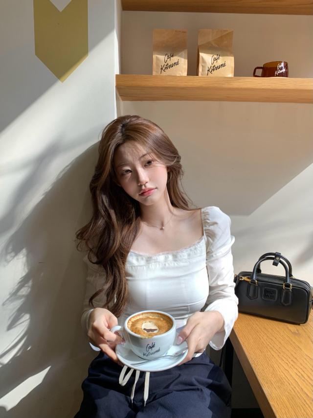 (pre-order) clean square lace blouse_ivory